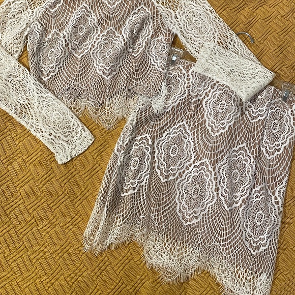 ~*LACE SET*~ - Picture 2 of 4